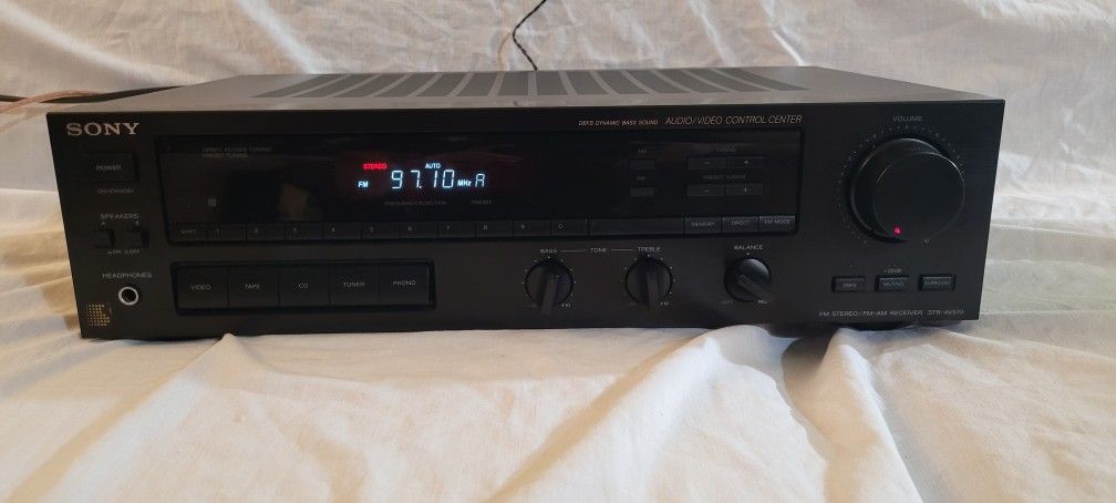 Sony STR-AV570 w/Remote FM Stereo / FM-AM Receiver