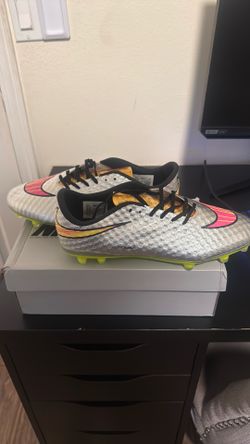 Nike Soccer Cleats 10.5 Hypervenom Liquid Diamond FG