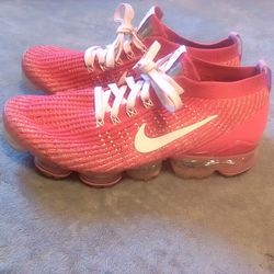 Track-Red & Pink-Magic-Flamingo,NIKE AIR Vapor Max's, Women's Size 11