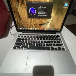 MacBook Pro 256gb 8gb RAM Monterey OS