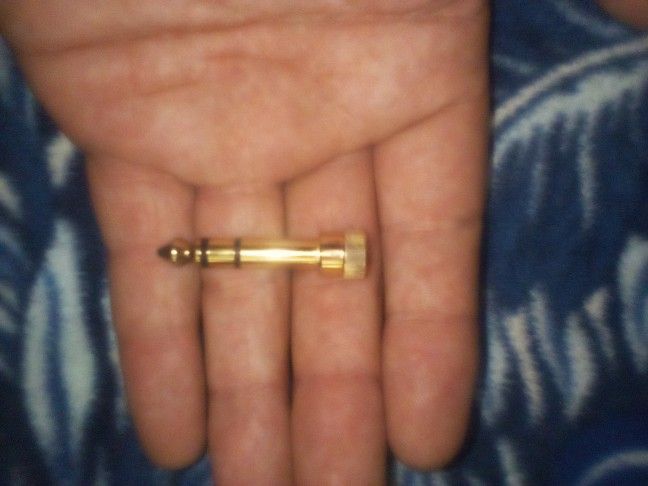 Amplifier/Headphones Adapter