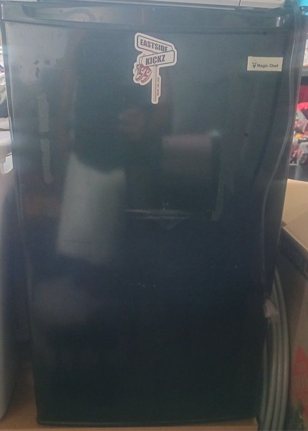 USED BLACK MINI FRIDGE