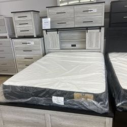 Stylish Rustic Bedroom Set !!!!
