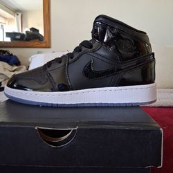 Air Jordan 1Mid  GS "Space Jam" Size 5.5Y Brand New