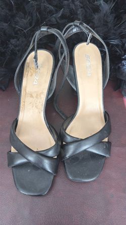Soda Sandals size 10