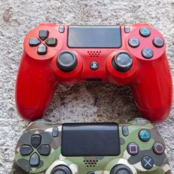 2 Ps4 controllers