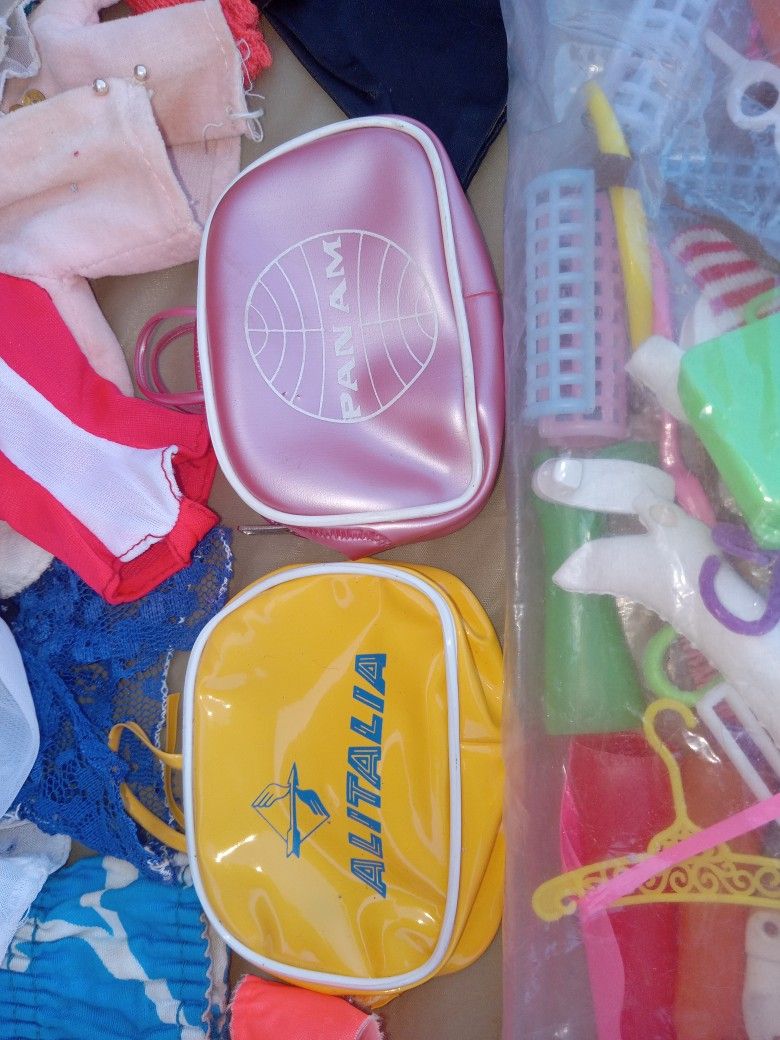 Vintage Barbie Luggage (2)