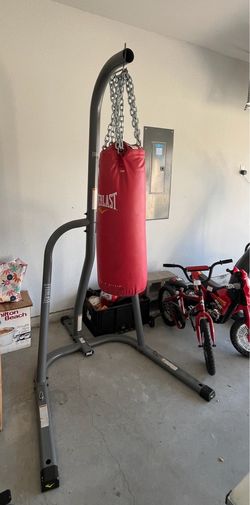 Everlast Heavy Bag with Stand