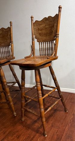 Set of 2 - Vintage 1970s Early American Wood Bar Stools – Set of 2