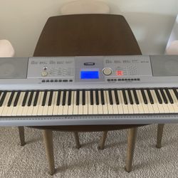 Yamaha Portable Grand DGX-203