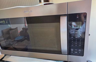 Whirlpool Microwave Oven  Excellent Condition