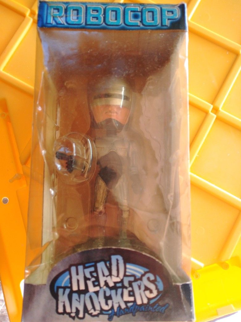 Robo Cop: Head Knockers