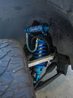 3.0 King Shocks adjustables