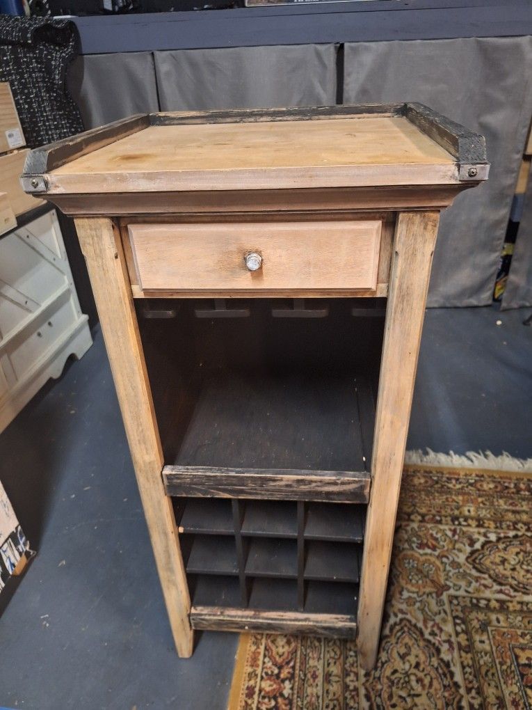 PERFECT WOOD BAR FOR SALE W/ WINE HOLDER AND GLASS RACK