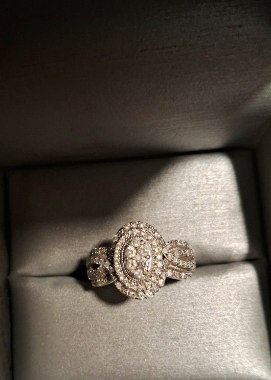 Antique White Gold Diamond Ring
