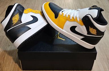 Jordan 1’s Size 6.5y And 7y Youths / Fits Size 7.5/8 And 9 For Women 