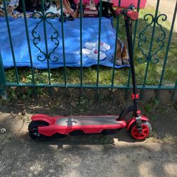 Electric Scooter No Charger The Battery Is Dead But It Needs Charger 