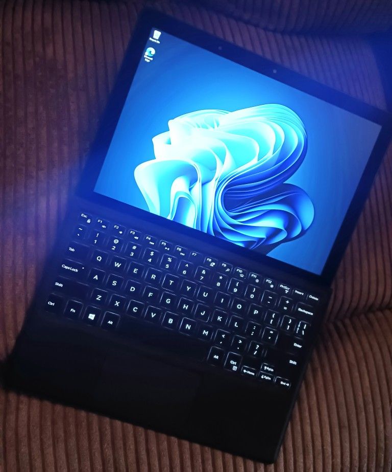 Touchscreen Dell Latitude 2 In 1 Laptop/Tablet Intel Core i5 8 GB RAM 256 GB SSD Webcam x2 1080P LCD USB C Thunderbolt Port Windows 11 Professional