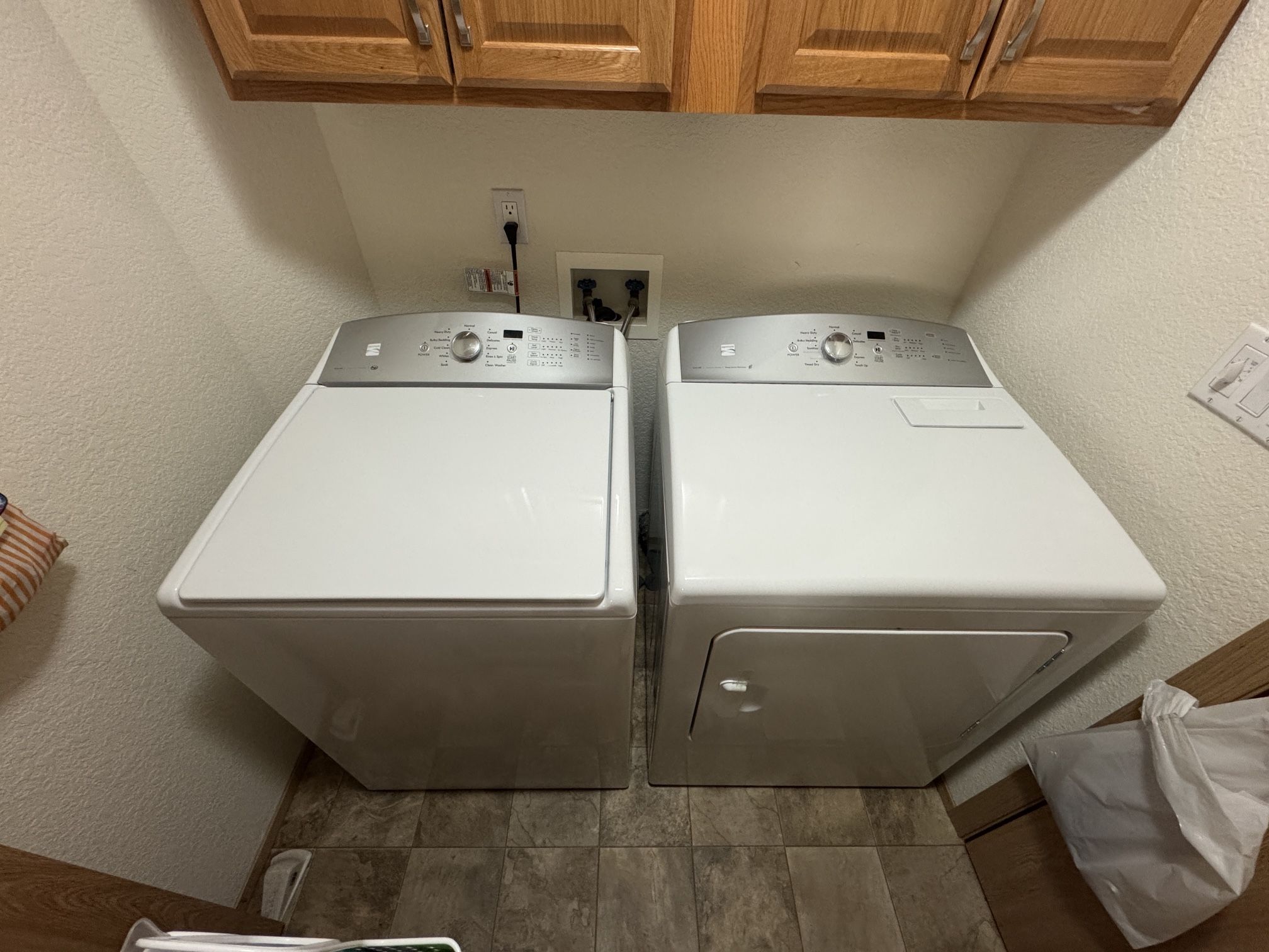 Kenmore 4.8 cuft washer and 7.4 cuft Dryer (Set) Series 600