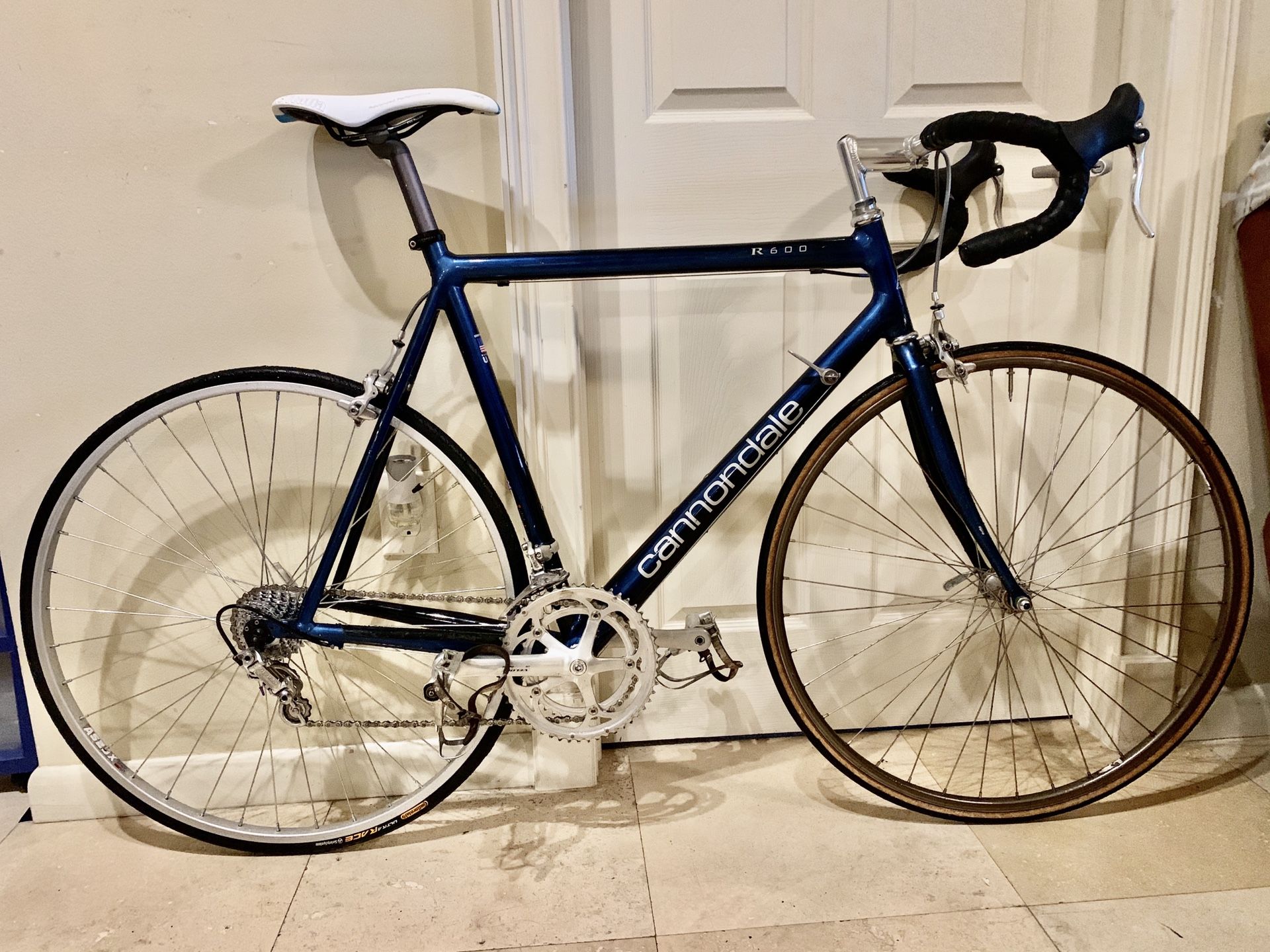 Road bike Cannondale R600 56cm 700C