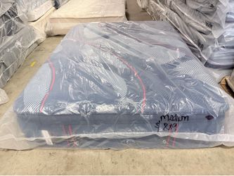 Queen mattress Sealy posturepedic elite Brenham medium pillowtop