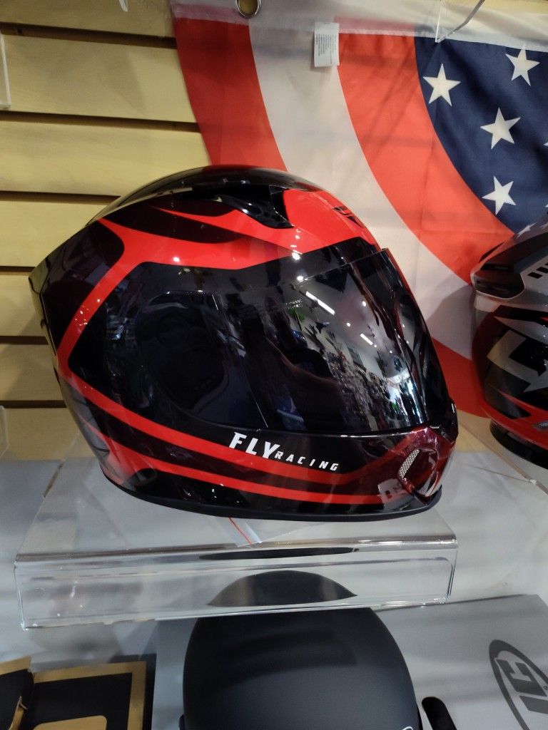 Fly Racing Motorcycle Full Face Helmet Sizes Small Including A Dark Visor And A Clear Visor $150 Special Deal