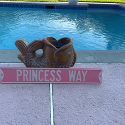 Princess Sign
