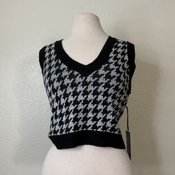 Cropped argyle sweater