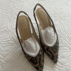 Betsy Johnson heels, Size 6, Black And Gold