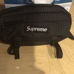 Supreme fannypack