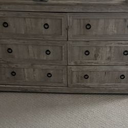 Cama King Y Cajonera Y Dos Burós