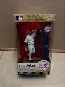 DEREK JETER Yankee Stadium Farewell-NIB-McFarlane Toys