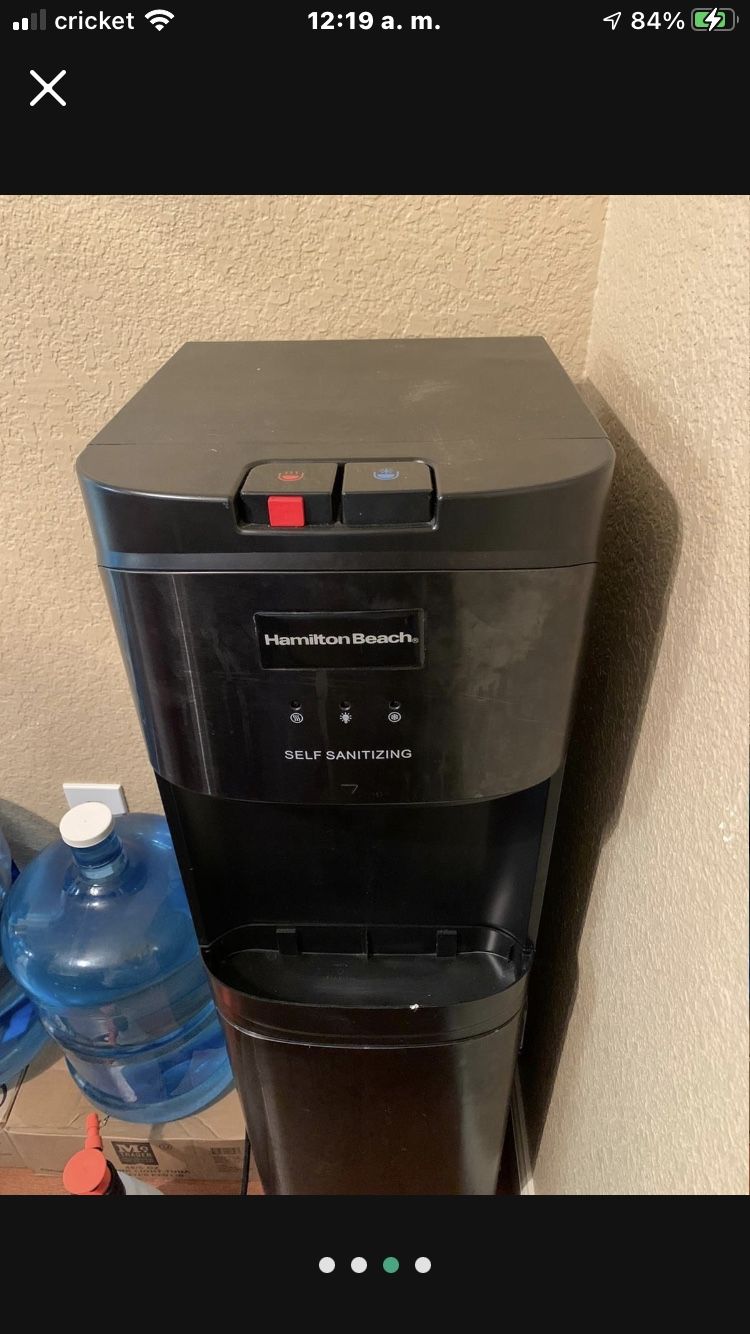 WATER DISPENSER