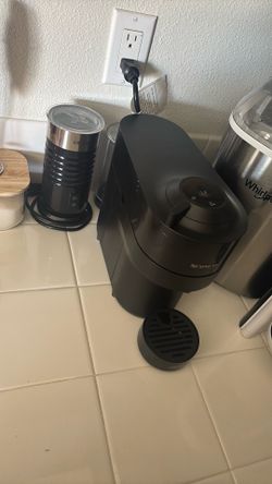 Nespresso Vertuo Pop + Coffee & Espresso Maker by De’ Longhi