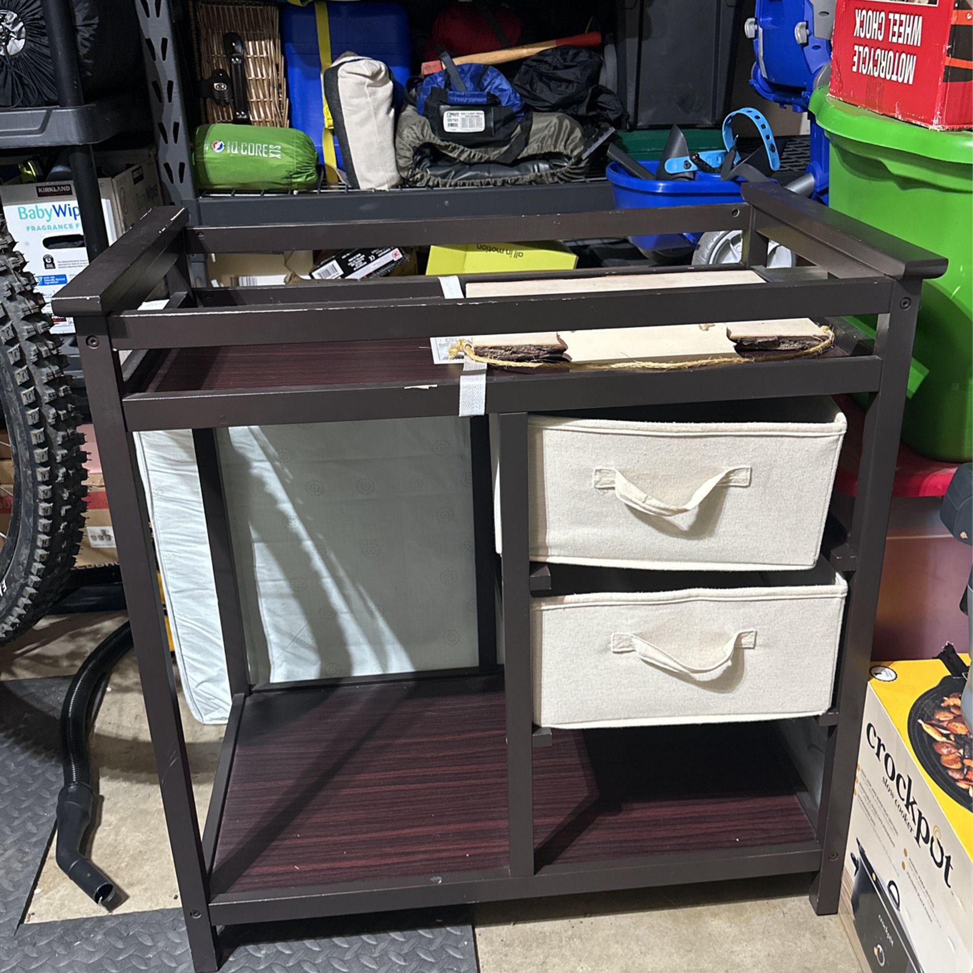 Baby Changing Table w/storage 