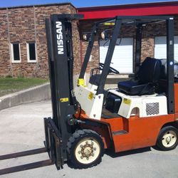 Nissan 5K LB Capacity 3 Stage Forklift 