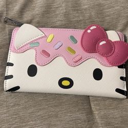 Hello kitty Sweet Treats Cupcake Wallet
