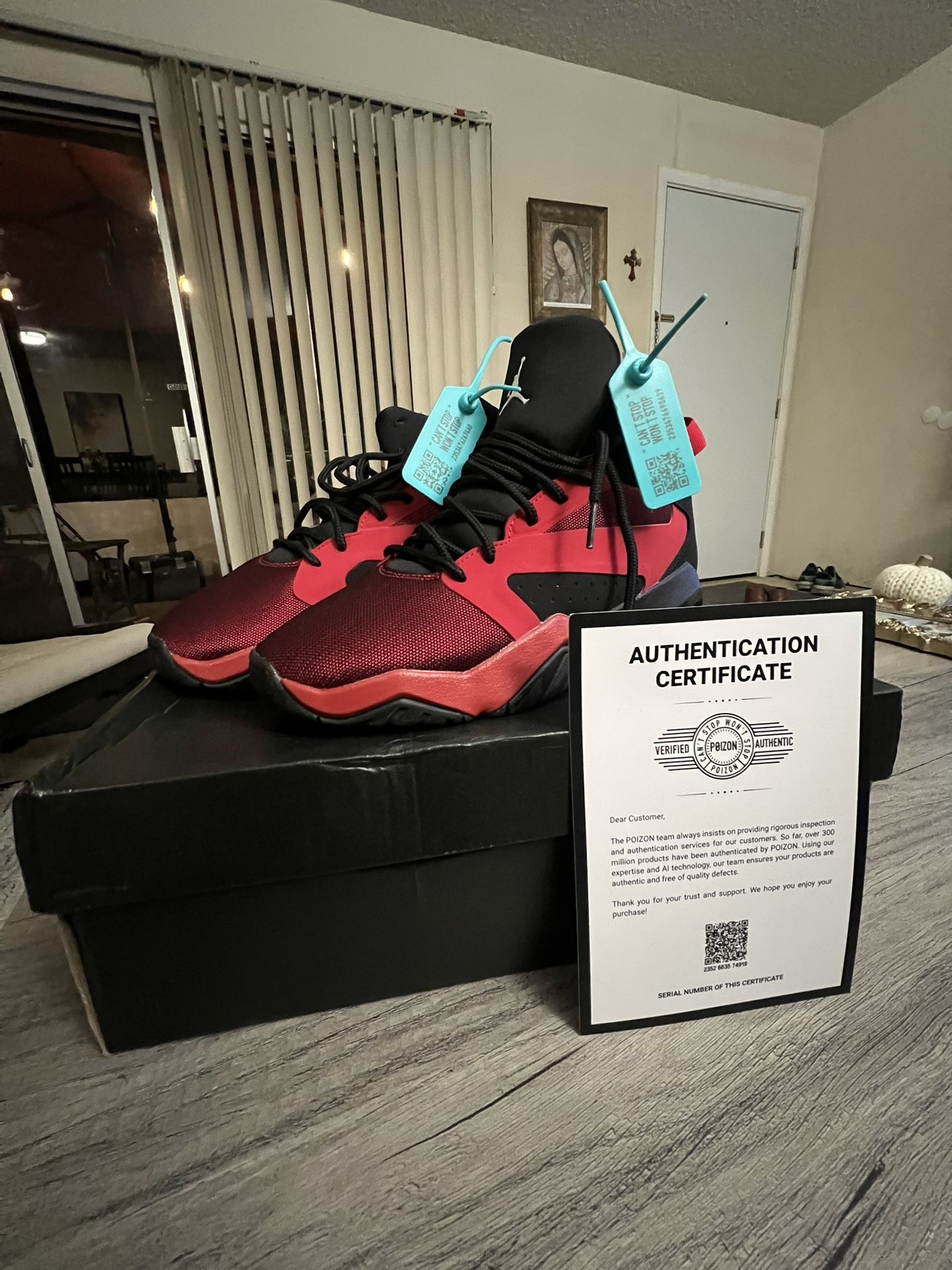 Jordan Lift Off Black Gym Red