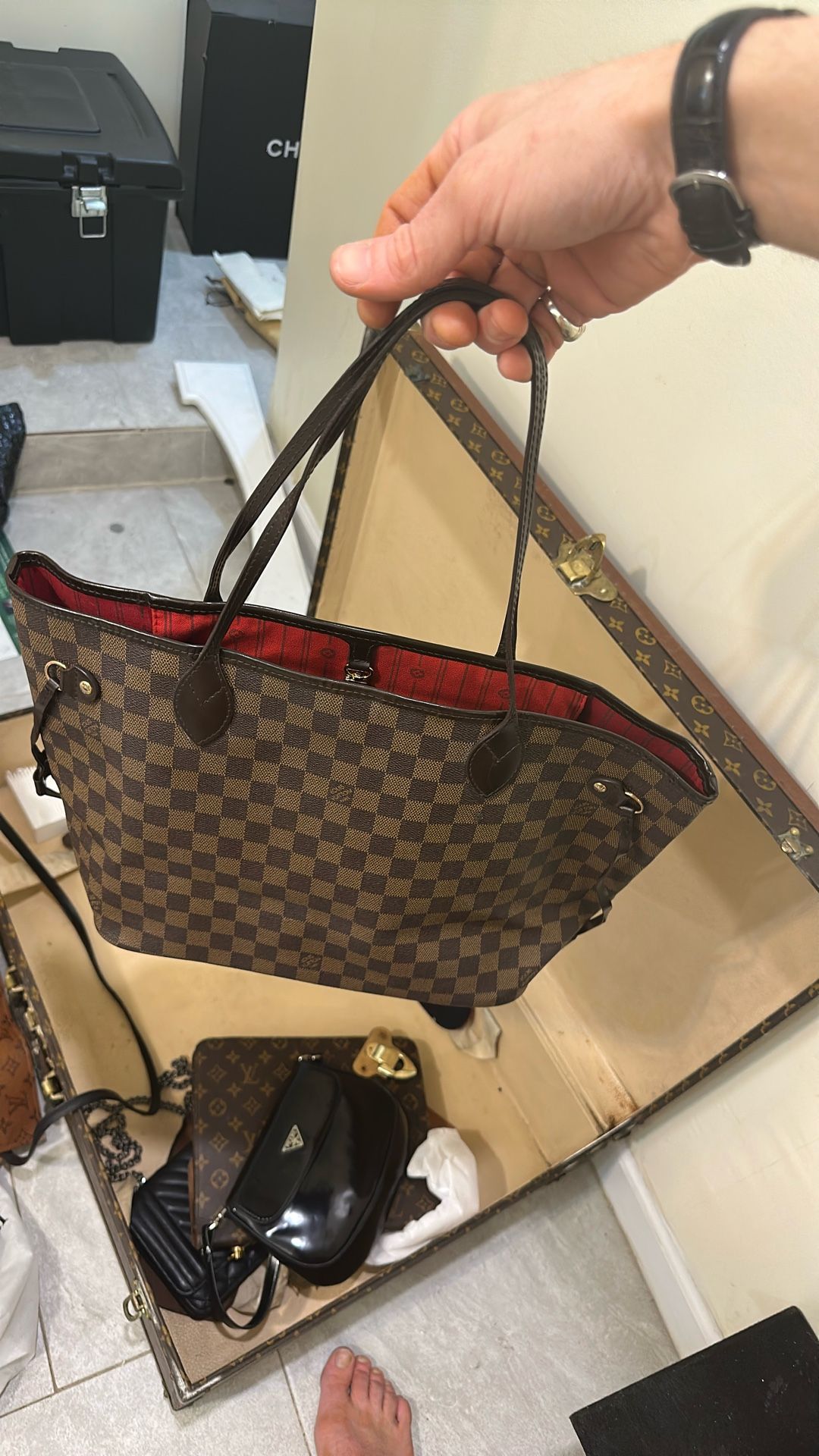 Louis Vuitton Never full
