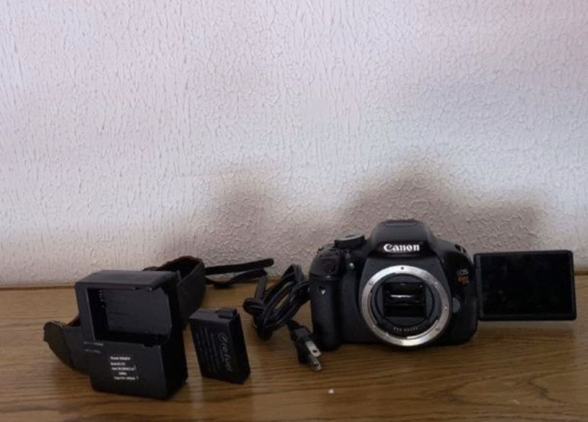 Canon t3i camera