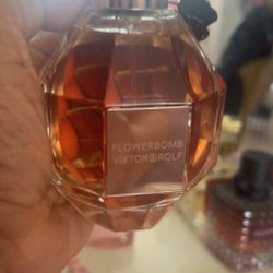 Perfume Flower bomb Viktor& Rolf 