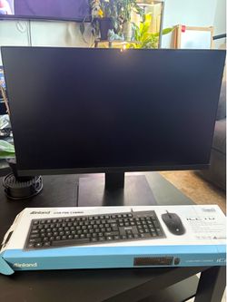 Computer monitor + Brand New key board