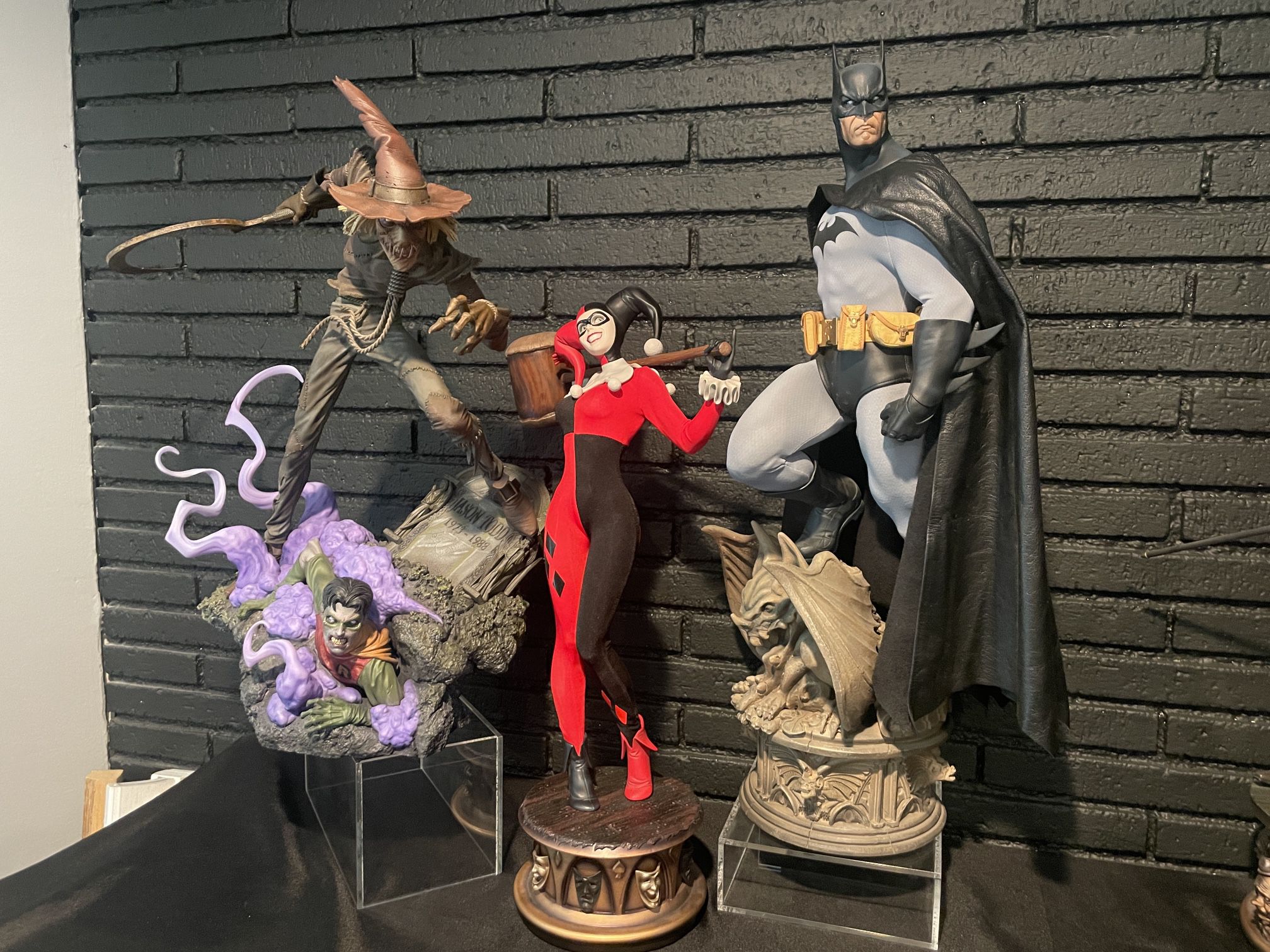 Batman DC Sideshow Premium Format Statues