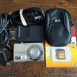 Nikon Coolpix S230 Silver Digital Camera 10.0MP Silver Bundle TESTED
