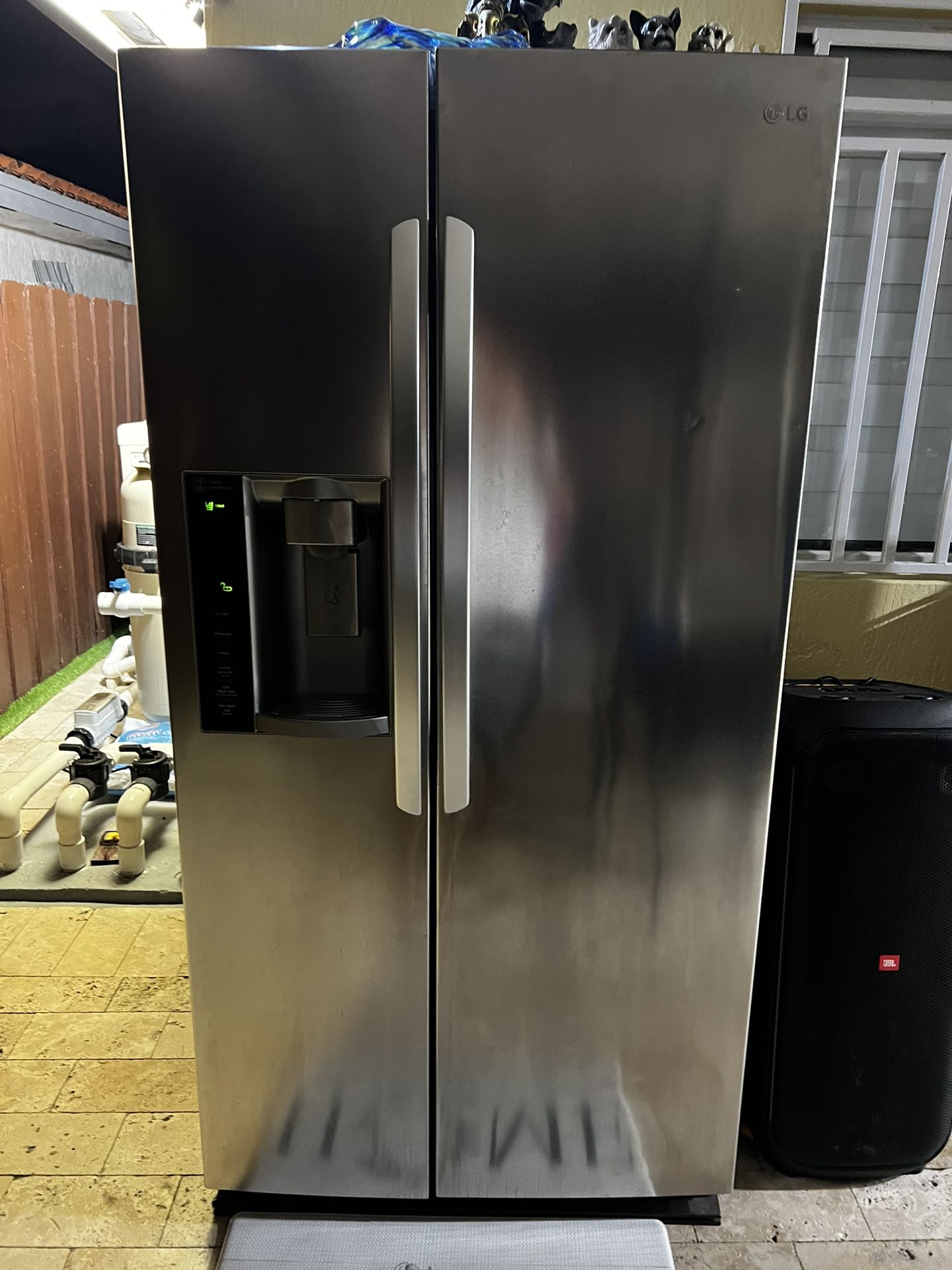 Refrigerator Lg