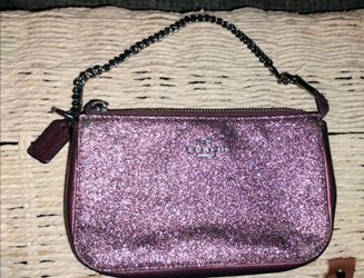 FIRM IN MERCED‼️KAUTE🩷COACH MINI WRISTLET