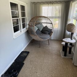 Metal-Framed Cozy Reading Chair