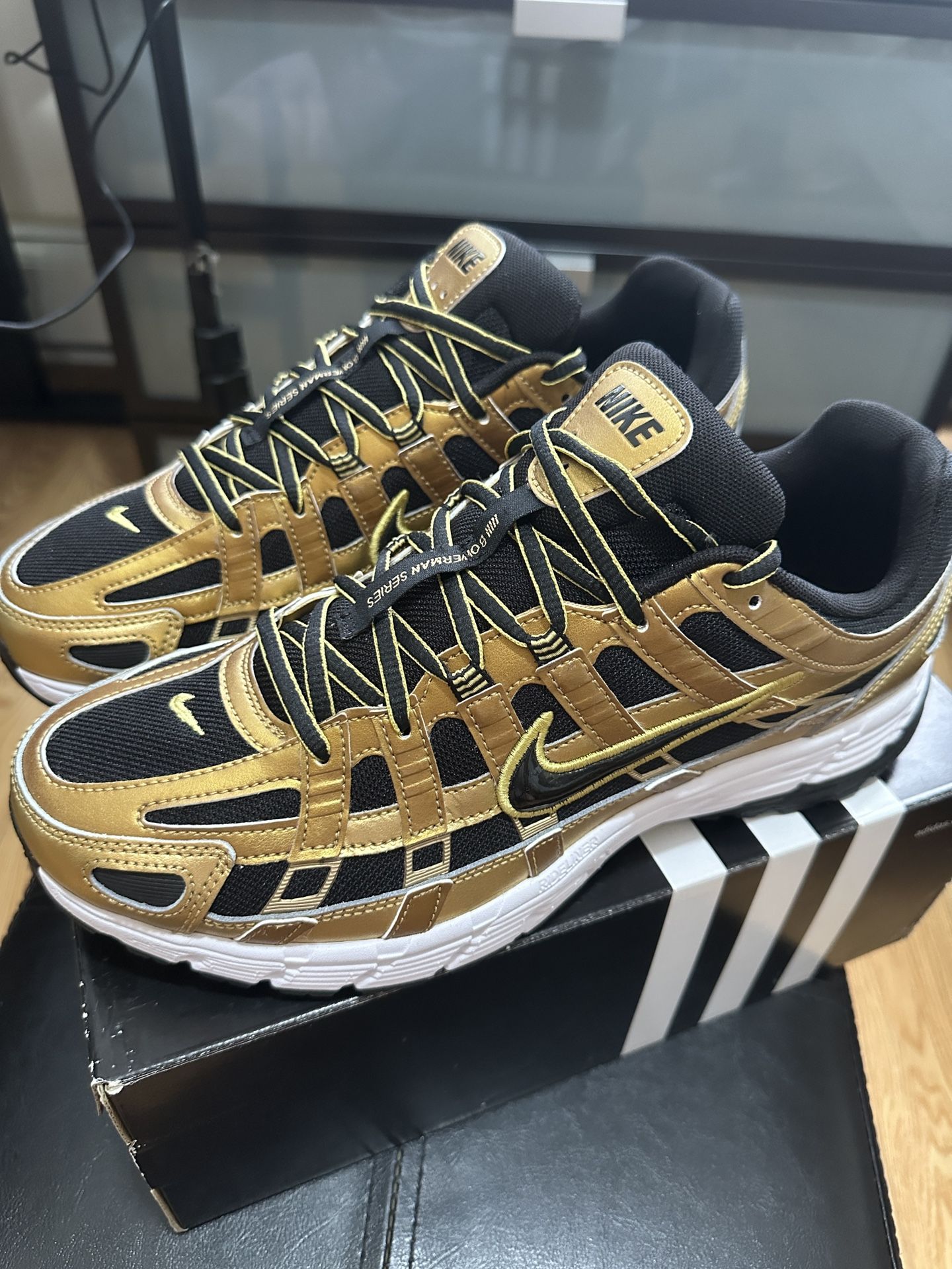 Nike Gold Mens Sneakers Size 11