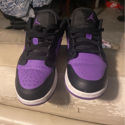 Air Jordan 1 purple 
