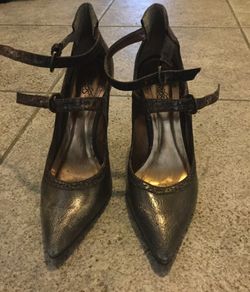 Designer Carlos Santana heels 4”. Size 7.5. Copper brown